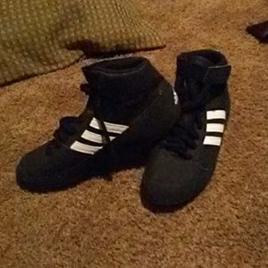 Wrestling shoes